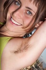 WeAreHairy Free Tanya Thumbnail #3